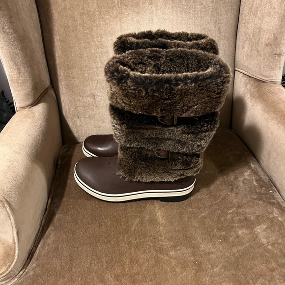 Women’s of boots, size 7, leather and sheepskin - Picture 1 of 4